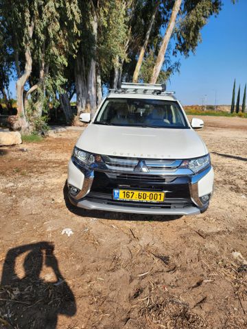 מיצובישי אאוטלנדר
