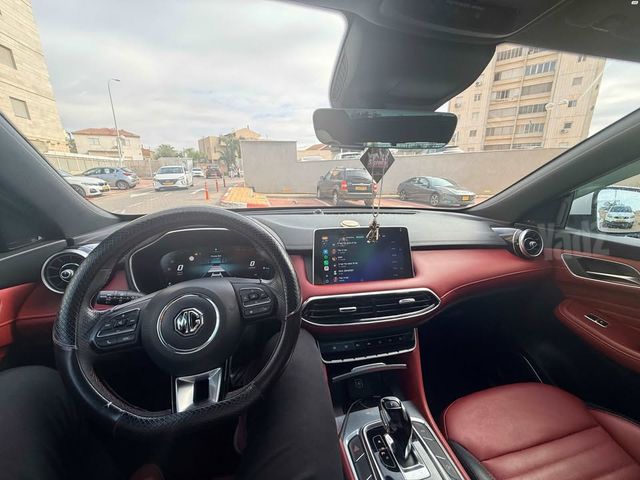 אם ג'י EHS PHEV