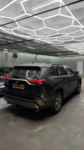 טויוטה RAV4