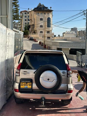 טויוטה לנד קרוזר