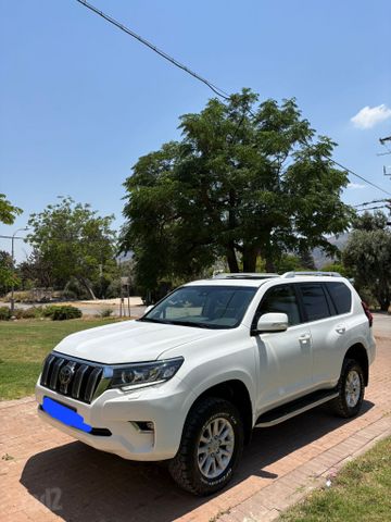 טויוטה לנד קרוזר
