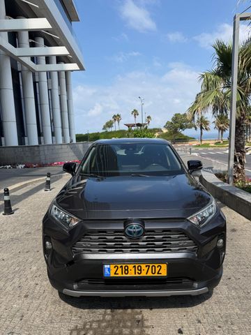 טויוטה RAV4