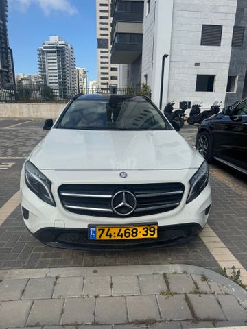 מרצדס-בנץ GLA