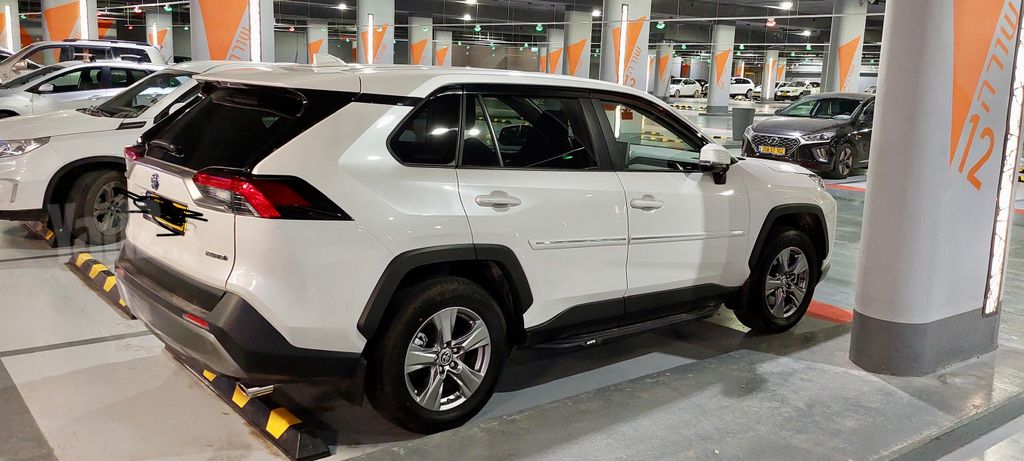 מודעת רכב טויוטה RAV4