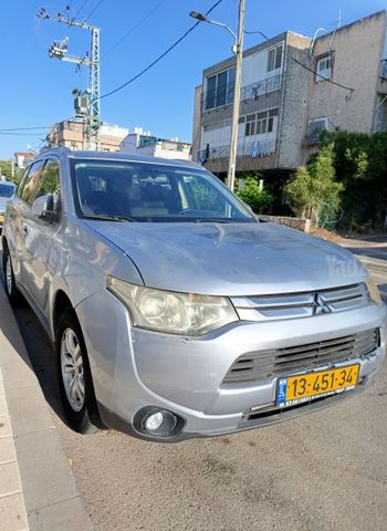 מיצובישי אאוטלנדר