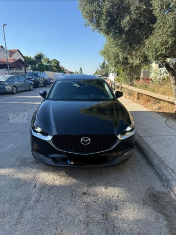 מודעת רכב מאזדה CX-30