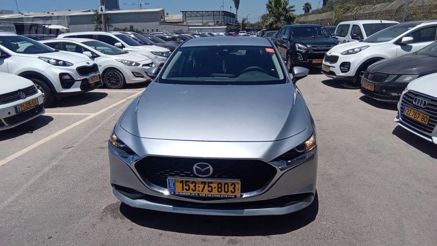 מודעת רכב מאזדה 3