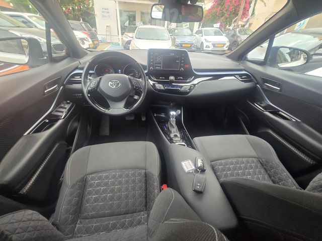 טויוטה C-HR