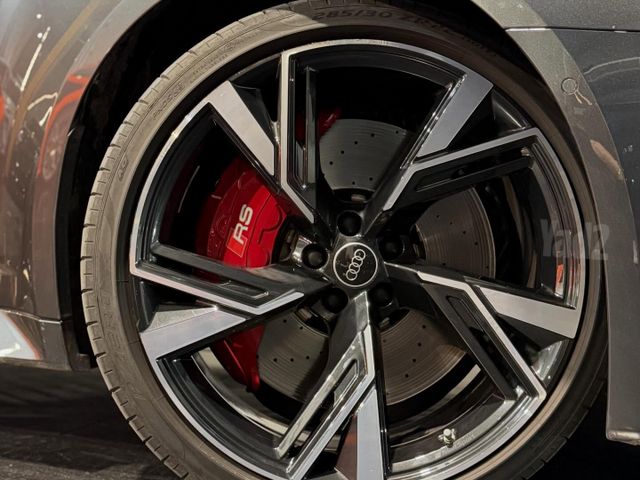 אאודי RS 6