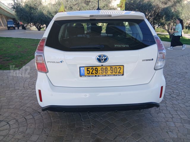 טויוטה פריוס פלוס