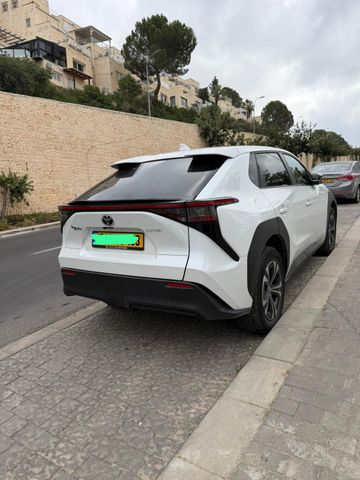 טויוטה bZ4X