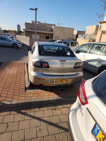 מאזדה 3