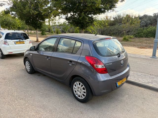 יונדאי i20