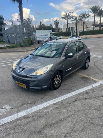 פיג'ו 206