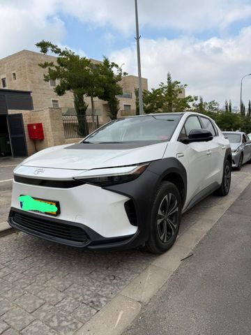 טויוטה bZ4X