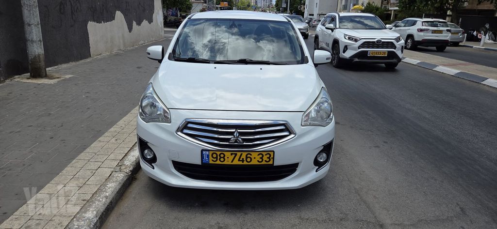 מיצובישי אטראז'