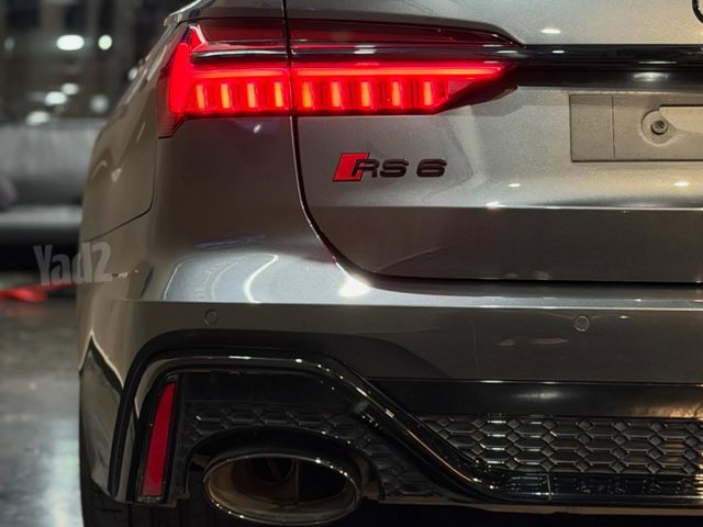 אאודי RS 6