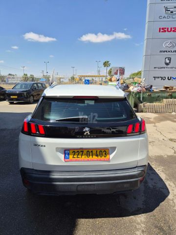 פיג'ו 3008