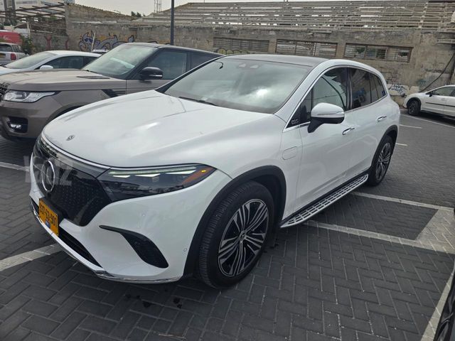 מודעת רכב מרצדס-בנץ EQS SUV