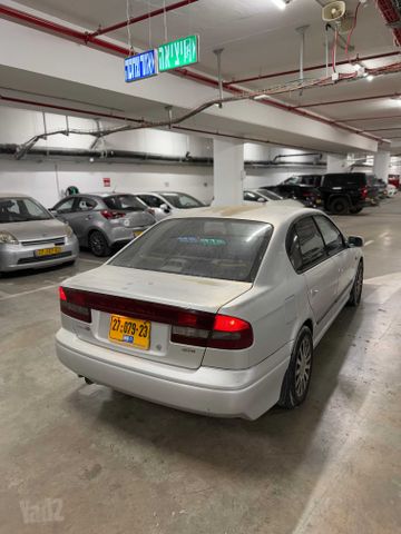 סובארו B4/לגאסי