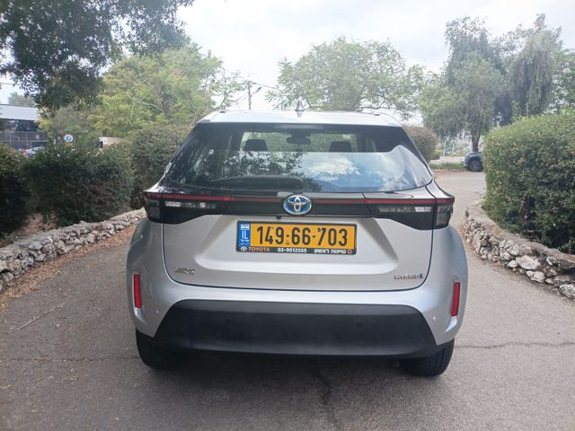 טויוטה יאריס קרוס