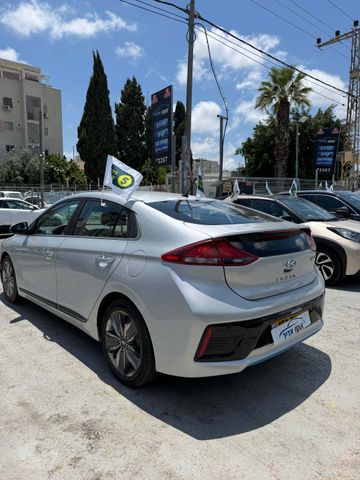 יונדאי איוניק