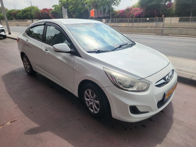 יונדאי אקסנט i25