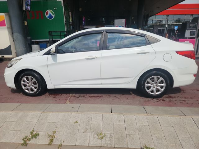 יונדאי אקסנט i25