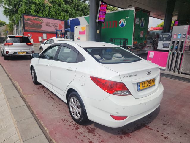 יונדאי אקסנט i25