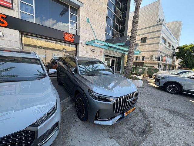 ג'אקו J8
