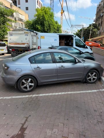 מודעת רכב מאזדה 3
