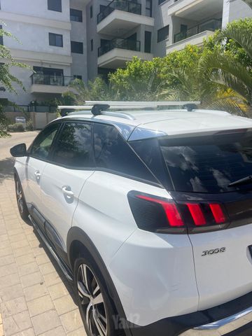 פיג'ו 3008