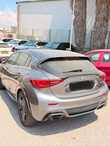 אינפיניטי Q30