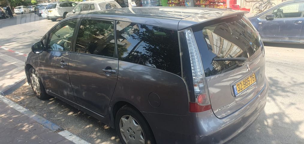 מיצובישי גרנדיס