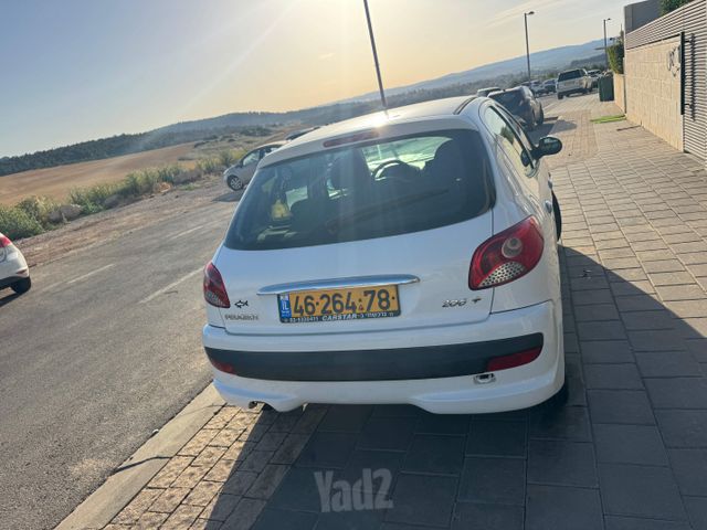 פיג'ו 206