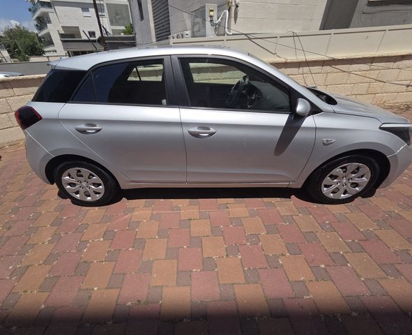 מודעת רכב יונדאי i20