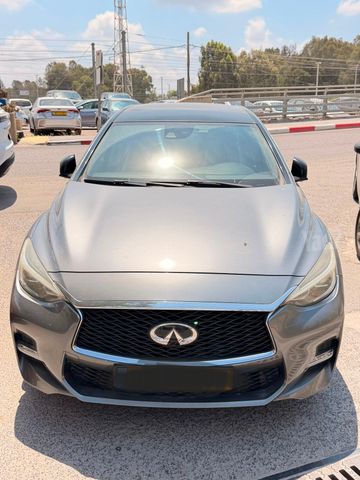 אינפיניטי Q30
