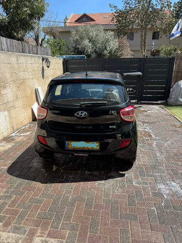 יונדאי i10