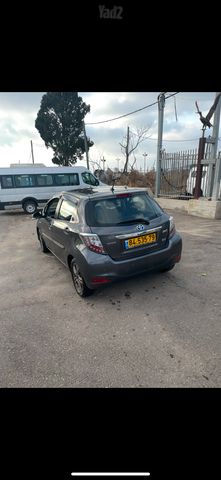 טויוטה יאריס