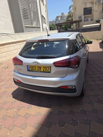יונדאי i20