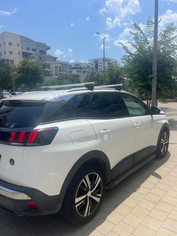 פיג'ו 3008