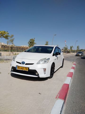 טויוטה פריוס