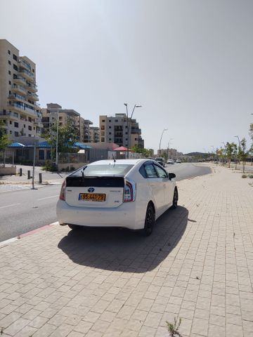 טויוטה פריוס