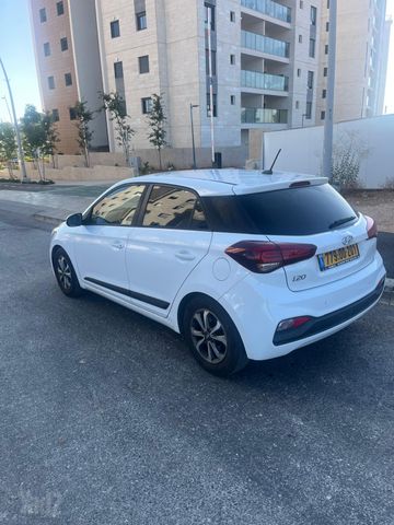 יונדאי i20