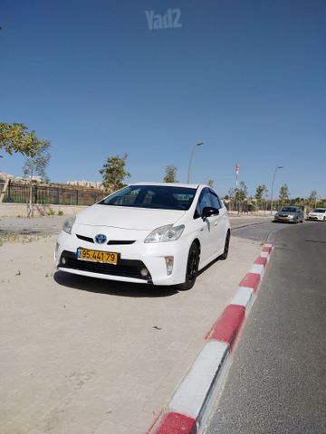 טויוטה פריוס