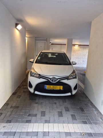 מודעת רכב טויוטה יאריס