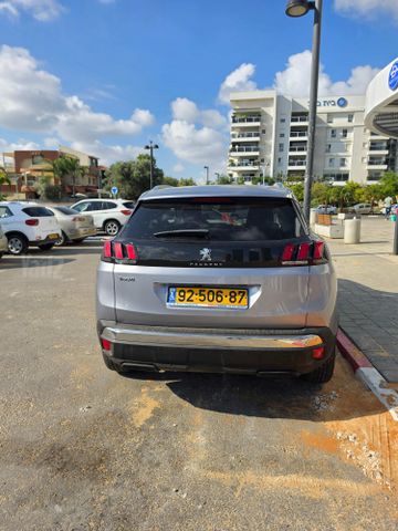 פיג'ו 3008