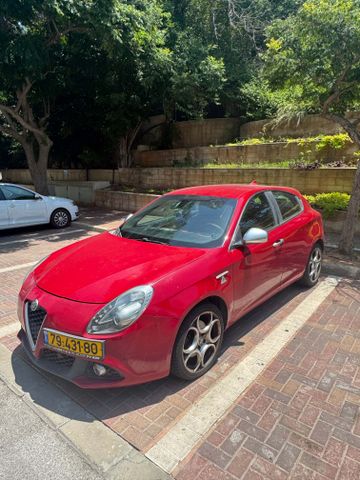 אלפא רומיאו ג'ולייטה