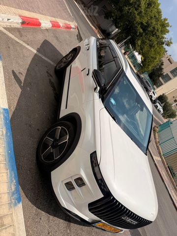 ג'אקו J7