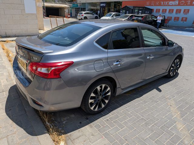 ניסאן סנטרה